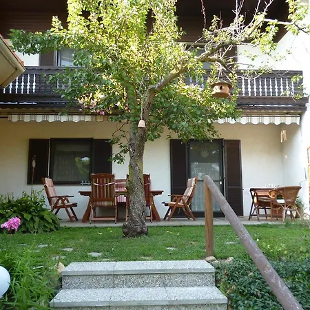 Homestay Gaestehaus Schleich *