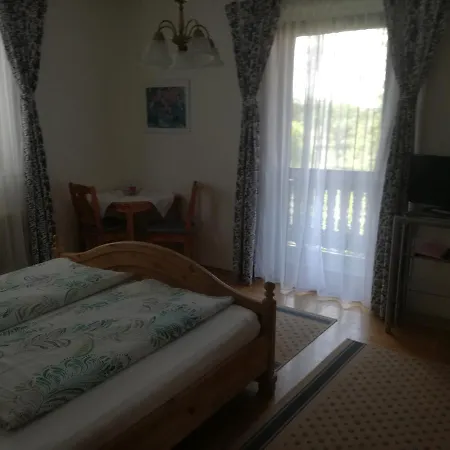 Gaestehaus Schleich Homestay *